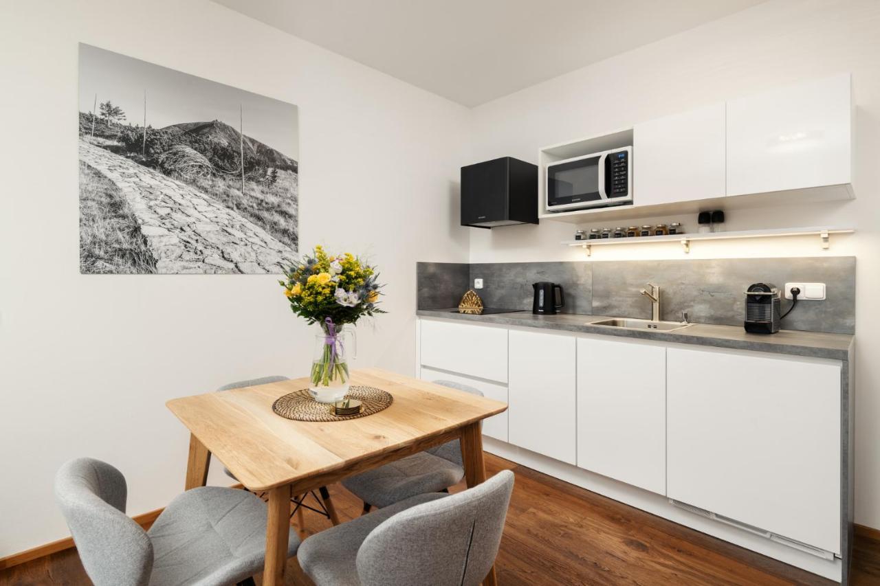 Apartmany Horska, Врхлаби Экстерьер фото